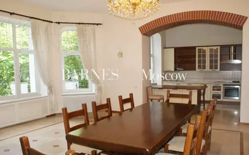 2-этажный коттедж 975 м² с отделкой