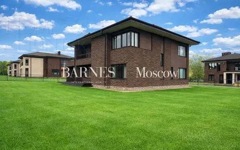 2-этажный коттедж 323 м² без отделки