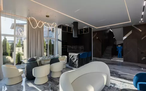 2-этажный коттедж 250 м² с отделкой