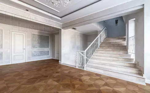 2-этажный коттедж 1 000 м² с отделкой