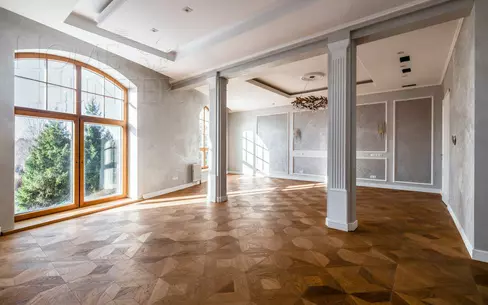 2-этажный коттедж 1 000 м² с отделкой