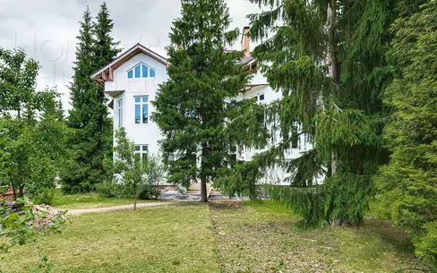 2-этажный коттедж 893 м² с отделкой