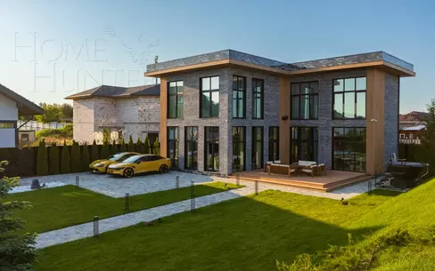 2-этажный коттедж 250 м² с отделкой