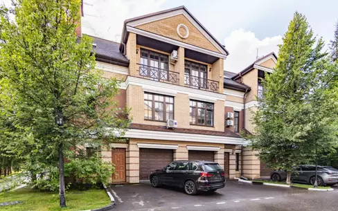 2-этажный таунхаус 320 м² с отделкой