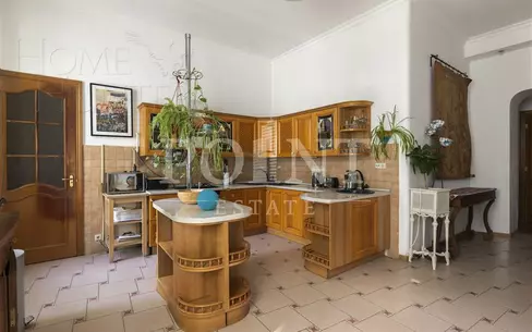 5-КОМН. КВАРТИРА С ОТДЕЛКОЙ 222.8 М² НА 3 ЭТАЖЕ