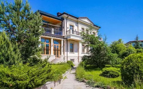 2-этажный коттедж 1 110 м² с отделкой