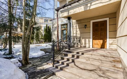 3-этажный коттедж 556 м² с отделкой