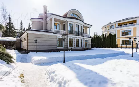 3-этажный коттедж 556 м² с отделкой