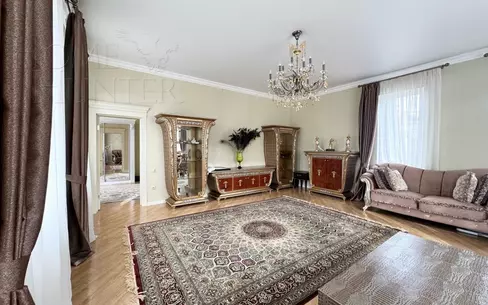 3-этажный коттедж 800 м² с отделкой