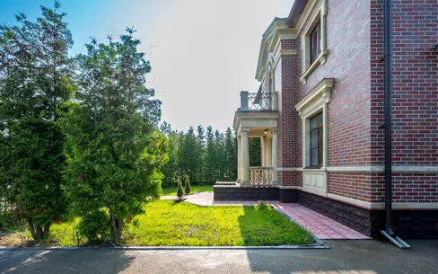 2-этажный коттедж 300 м² с отделкой