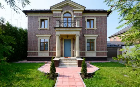 2-этажный коттедж 300 м² с отделкой