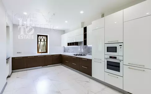 2-этажный коттедж 500 м² с отделкой