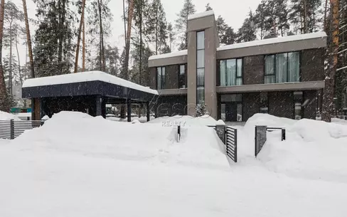 2-этажный коттедж 350 м² без отделки