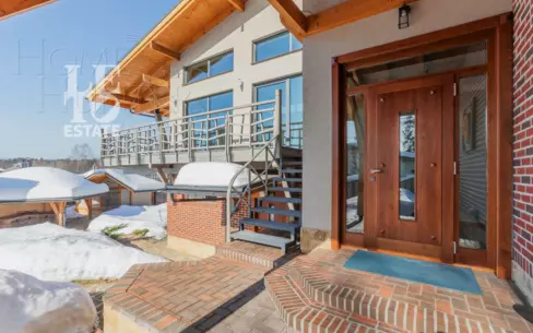 3-этажный коттедж 287.8 м² с отделкой