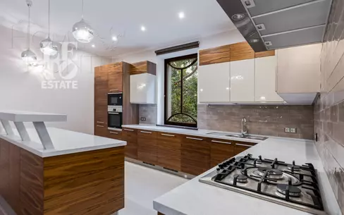 2-этажный коттедж 607 м² с отделкой