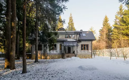 2-этажный коттедж 570 м² с отделкой