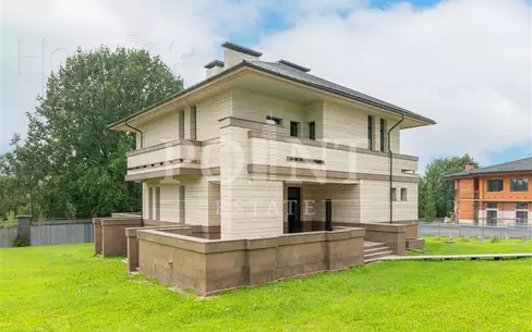 2-этажный коттедж 1 028.6 м² без отделки