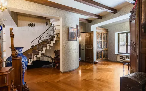 2-этажный коттедж 450 м² с отделкой