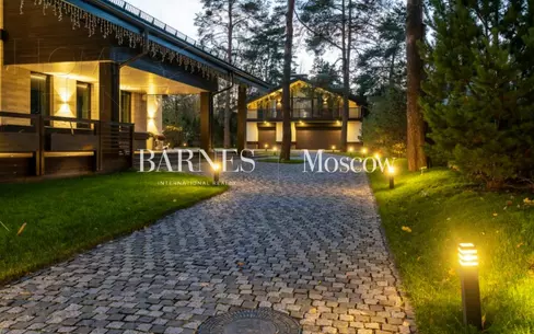 2-этажный коттедж 1 000 м² с отделкой