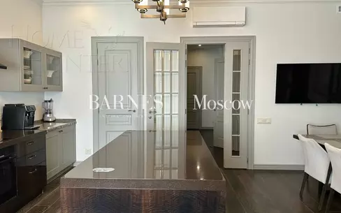 3-этажный таунхаус 330 м² с отделкой