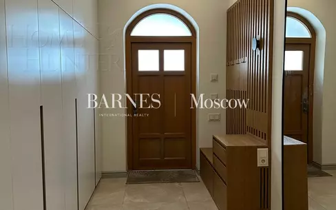 3-этажный таунхаус 330 м² с отделкой