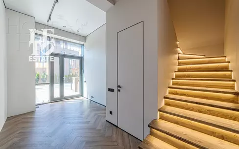 3-этажный таунхаус 169 м² с отделкой