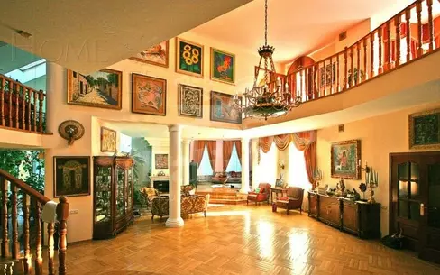 2-этажный коттедж 1 000 м² с отделкой