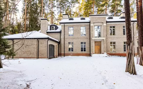 2-этажный коттедж 850 м² без отделки