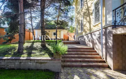 2-этажный коттедж 692 м² с отделкой