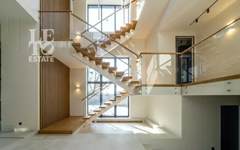 2-этажный коттедж 650 м² с отделкой