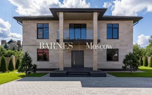 2-этажный коттедж 340 м² без отделки