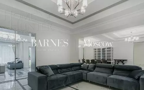 2-этажный коттедж 1 100 м² с отделкой