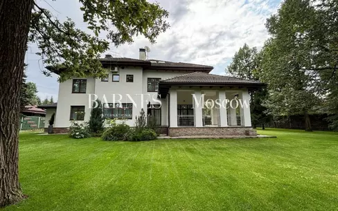 2-этажный коттедж 700 м² с отделкой