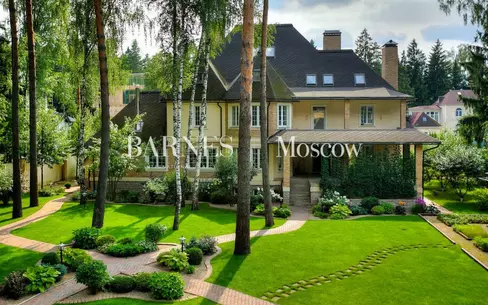 2-этажный коттедж 1 100 м² с отделкой