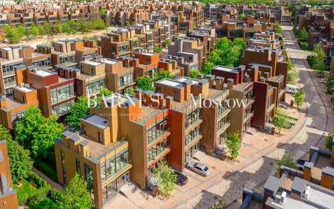 3-этажный таунхаус 240 м² с отделкой