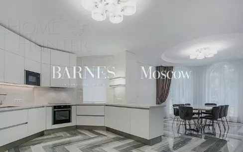 2-этажный коттедж 1 100 м² с отделкой