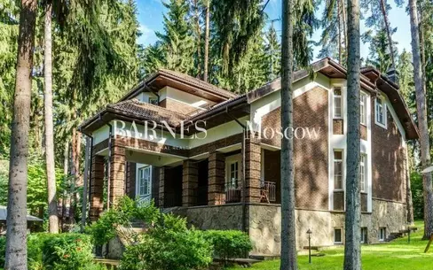 2-этажный коттедж 550 м² с отделкой