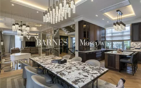 3-этажный коттедж 1 100 м² с отделкой