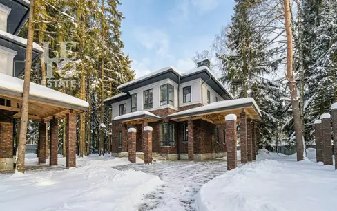 2-этажный коттедж 300 м² без отделки