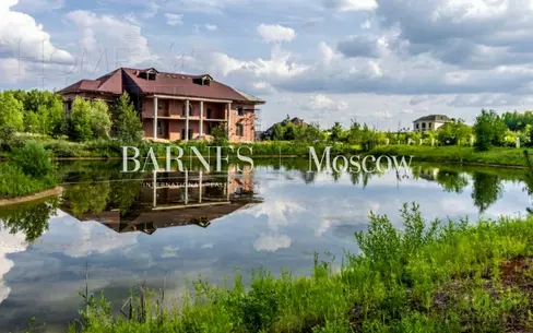 2-этажный коттедж 1 400 м² без отделки