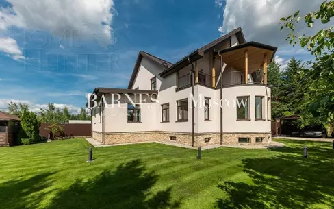 2-этажный коттедж 500 м² с отделкой