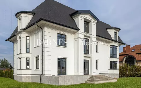 2-этажный коттедж 520 м² без отделки