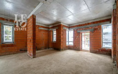 2-этажный коттедж 300 м² без отделки