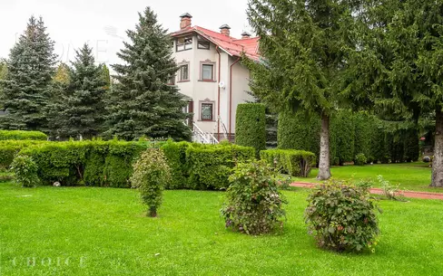 3-этажный коттедж 880 м² с отделкой