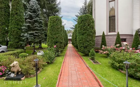 3-этажный коттедж 880 м² с отделкой