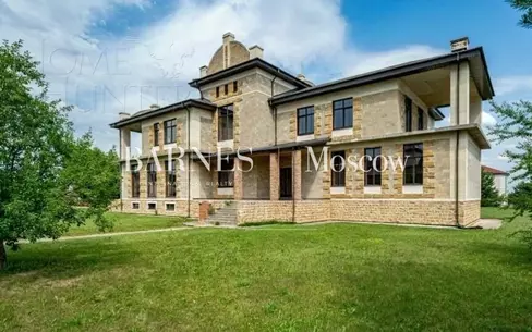 3-этажный коттедж 773 м² без отделки