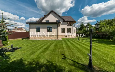 2-этажный коттедж 500 м² с отделкой