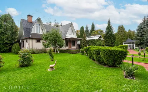 3-этажный коттедж 880 м² с отделкой