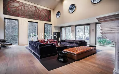 2-этажный коттедж 1 400 м² с отделкой