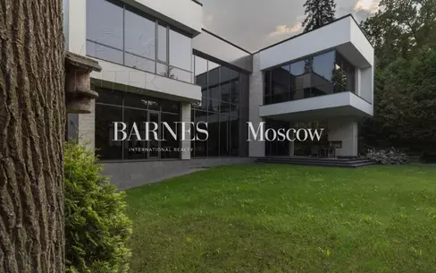 2-этажный коттедж 1 040 м² с отделкой